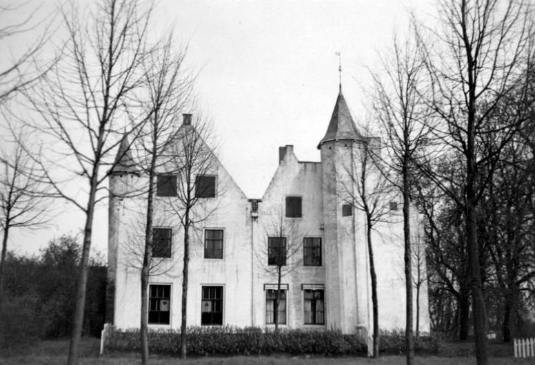 Kasteel van Rhoon in 1935. Foto Adrianus Langejan. Collectie 4100, nr. XXXI-560-01