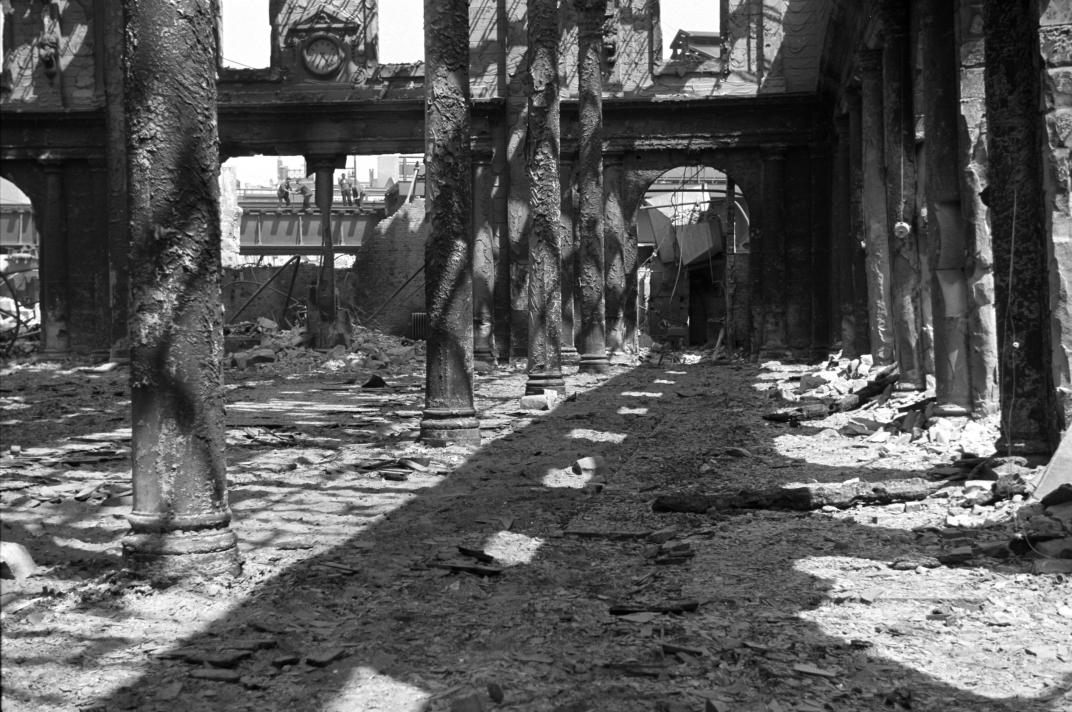 verbrandde onderdoorgang beursgebouw