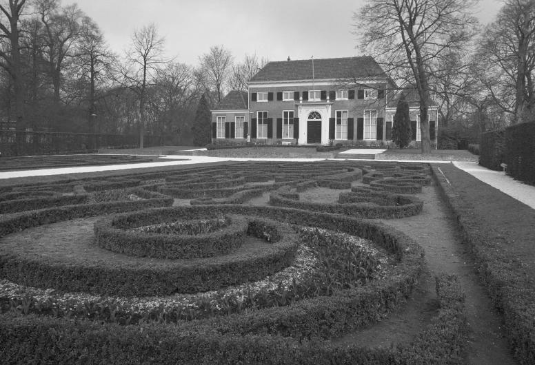 Franse tuin bij het Heerenhuys in het Park. Fotograaf Ary Groeneveld