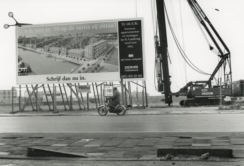 Reclamebord woningbouw Kop van Zuid.