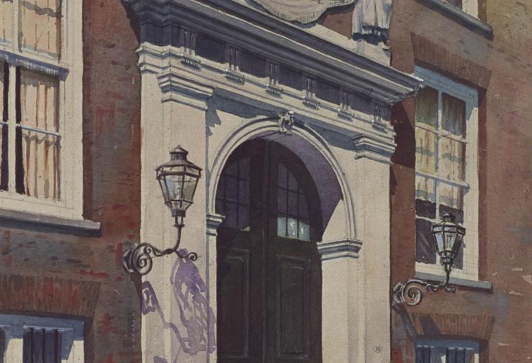 De Hoofdingang van het Gereformeerd Burgerweeshuis aan de Goudsche Wagenstraat nummer 15. Gebouwd door de architect Ary van Aken, stadsbouwmeester van Rotterdam van 1758-1772. Door J. Verheul Dzn, 1934