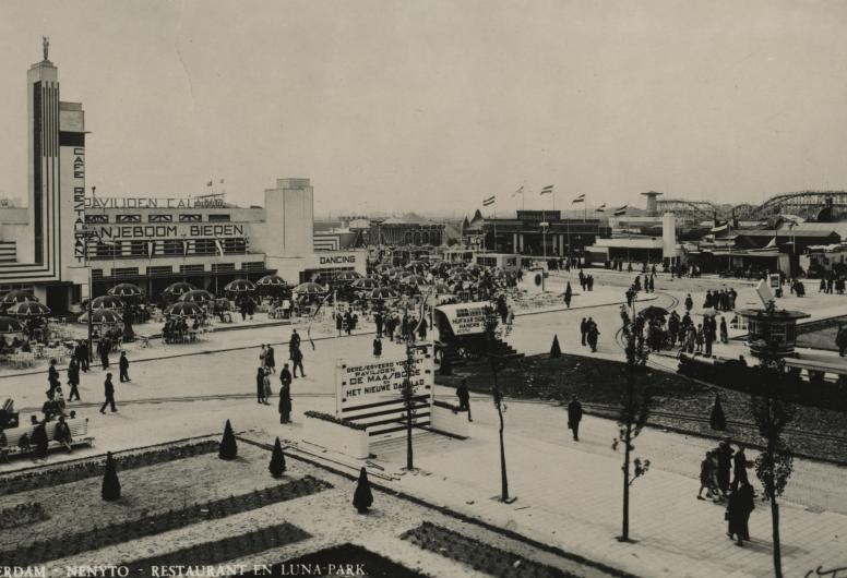 Het Lunapark op Nenijto. Collectie historiefoto's. NL-RtSA_4282_XXXIII-337-01-b-2